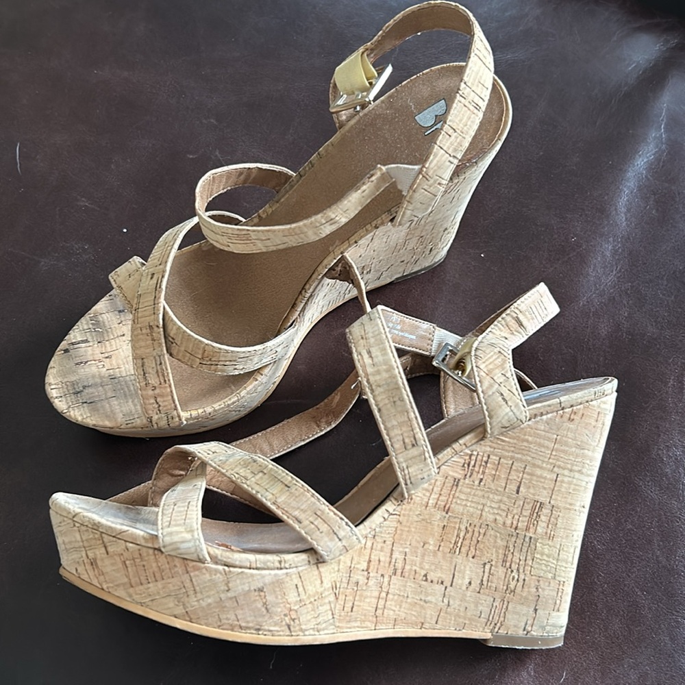 BP. Espadrille sandals